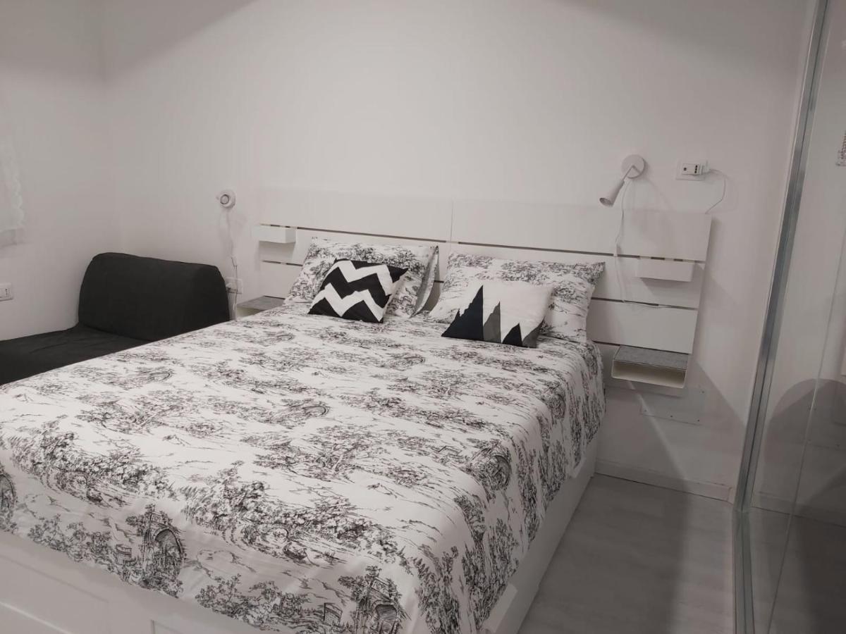 Holiday House Fieravecchia Salerno Esterno foto